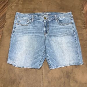 American Eagle AEO Boyfriend Cutoff Shorts Size 18